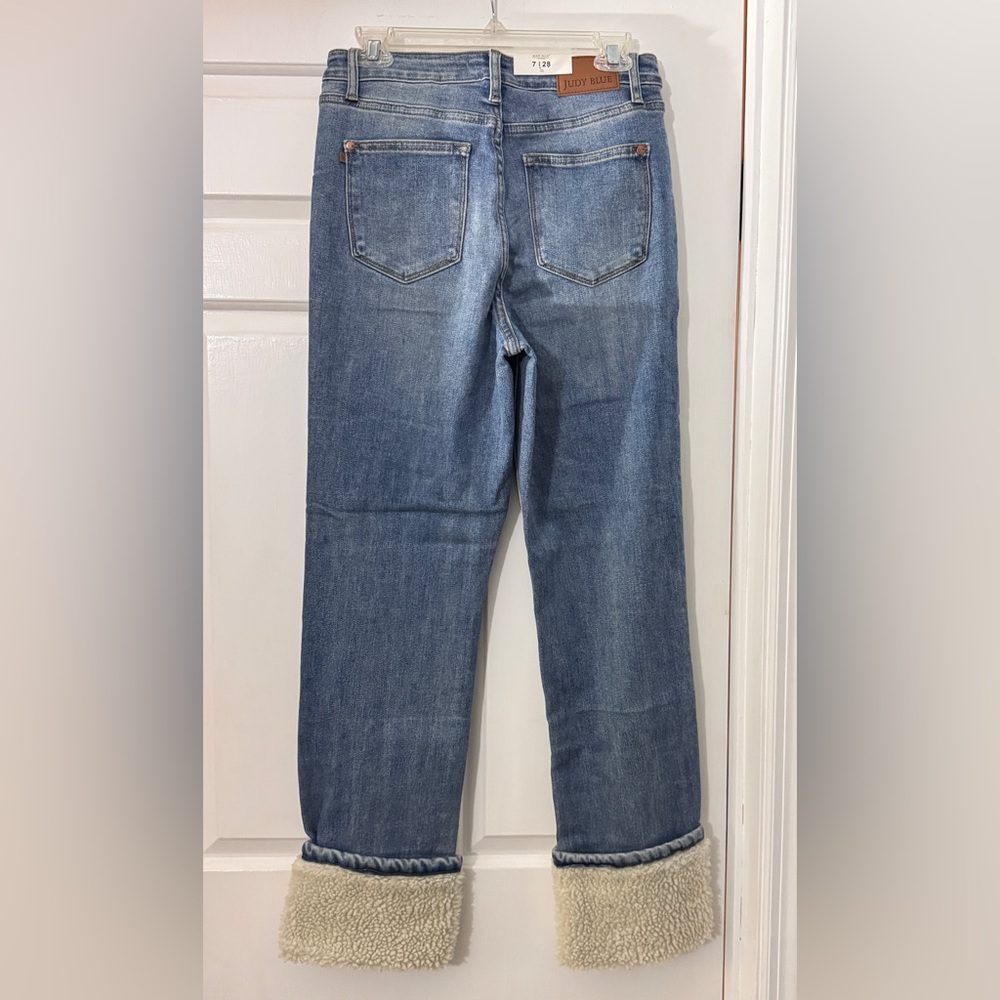 Judy Blue High Waisted Shearling Cuff Straight Leg Jeans NWT - Picture 5 of 8